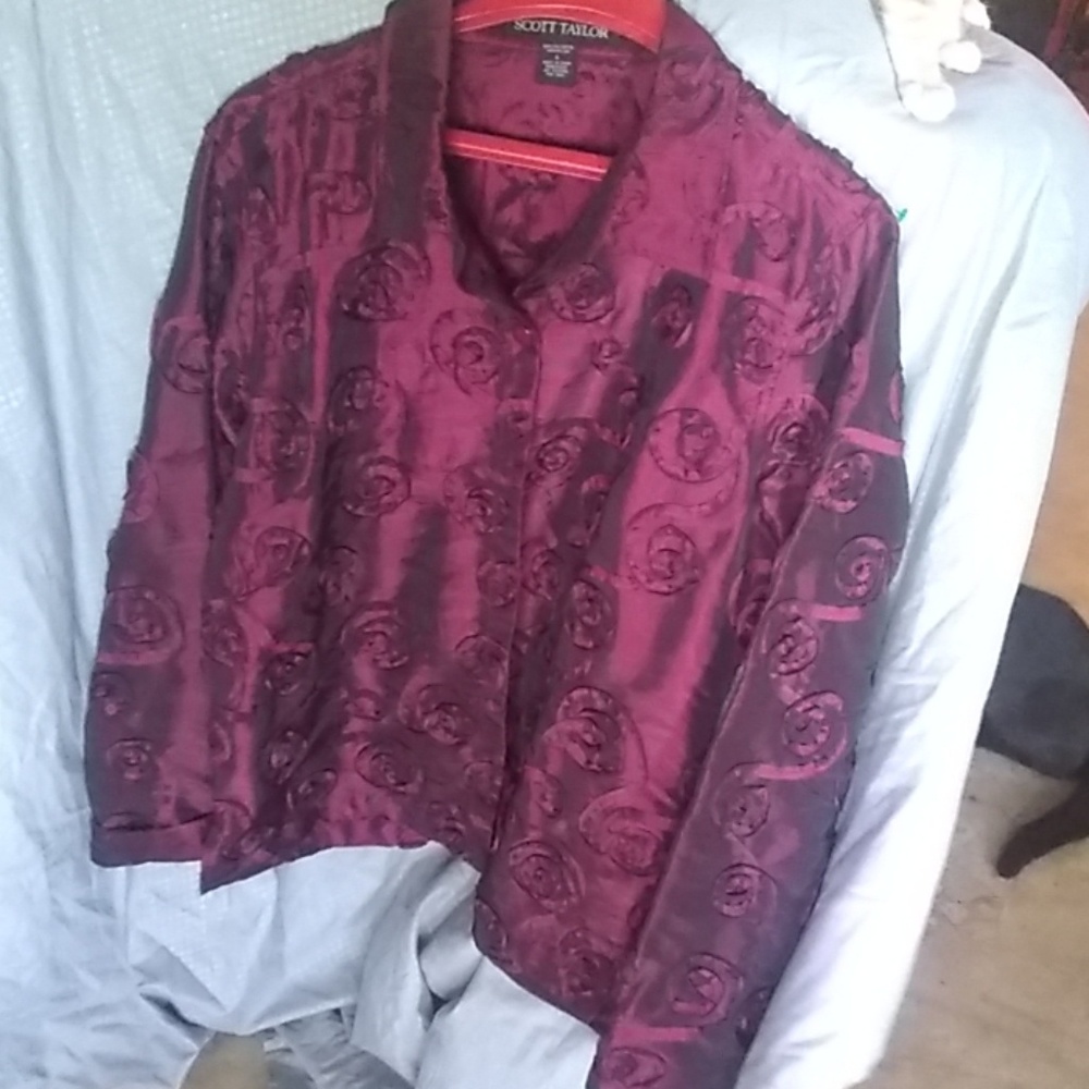 Large Scott Taylor item.